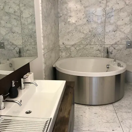 Design With Main Square View And Jacuzzi Apartment Tallinn