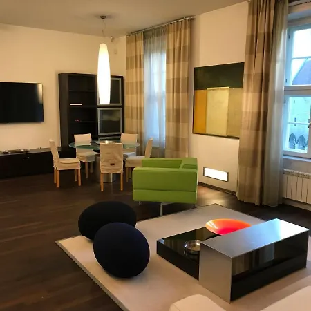 Design With Main Square View And Jacuzzi Διαμέρισμα *